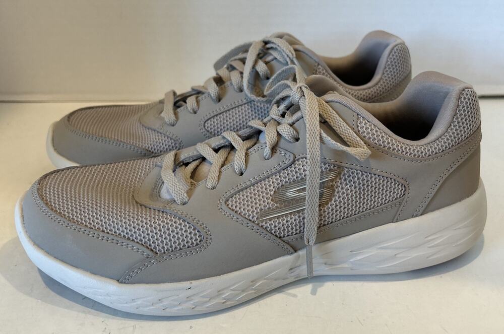 NWOB -Skechers Women's Go Run 600-reset ankle - Sneaker taupe size 9